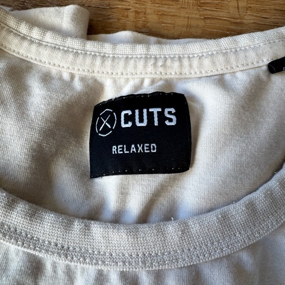 Men's CUTS Relaxed Short Sleeve Off-White Crew Neck Tee / Xlarge - Picture 2 of 8